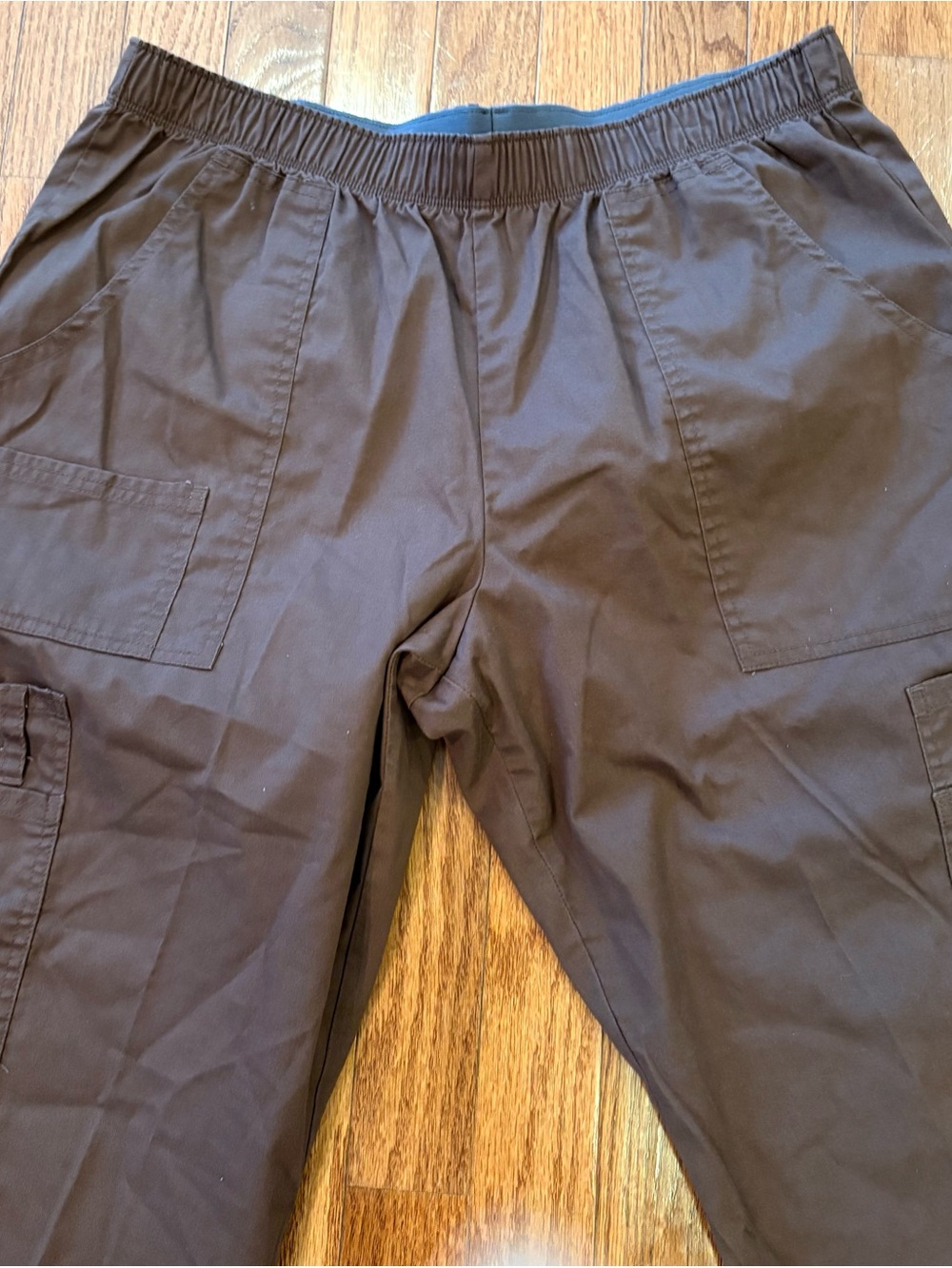 Brown Cherokee work wear cargo scrub pants with elastic waist and utility pocket - Picture 6 of 6